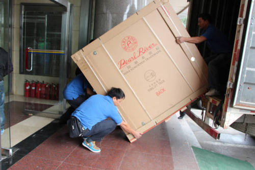 潮阳钢琴贵重工艺品无忧运